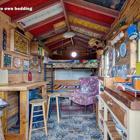 2 X Double Bed Glamping Wagon In Dalby Forest سكرابورو المظهر الخارجي الصورة