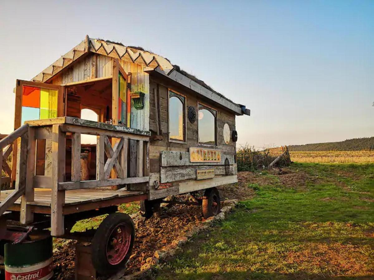 2 X Double Bed Glamping Wagon In Dalby Forest سكرابورو المظهر الخارجي الصورة