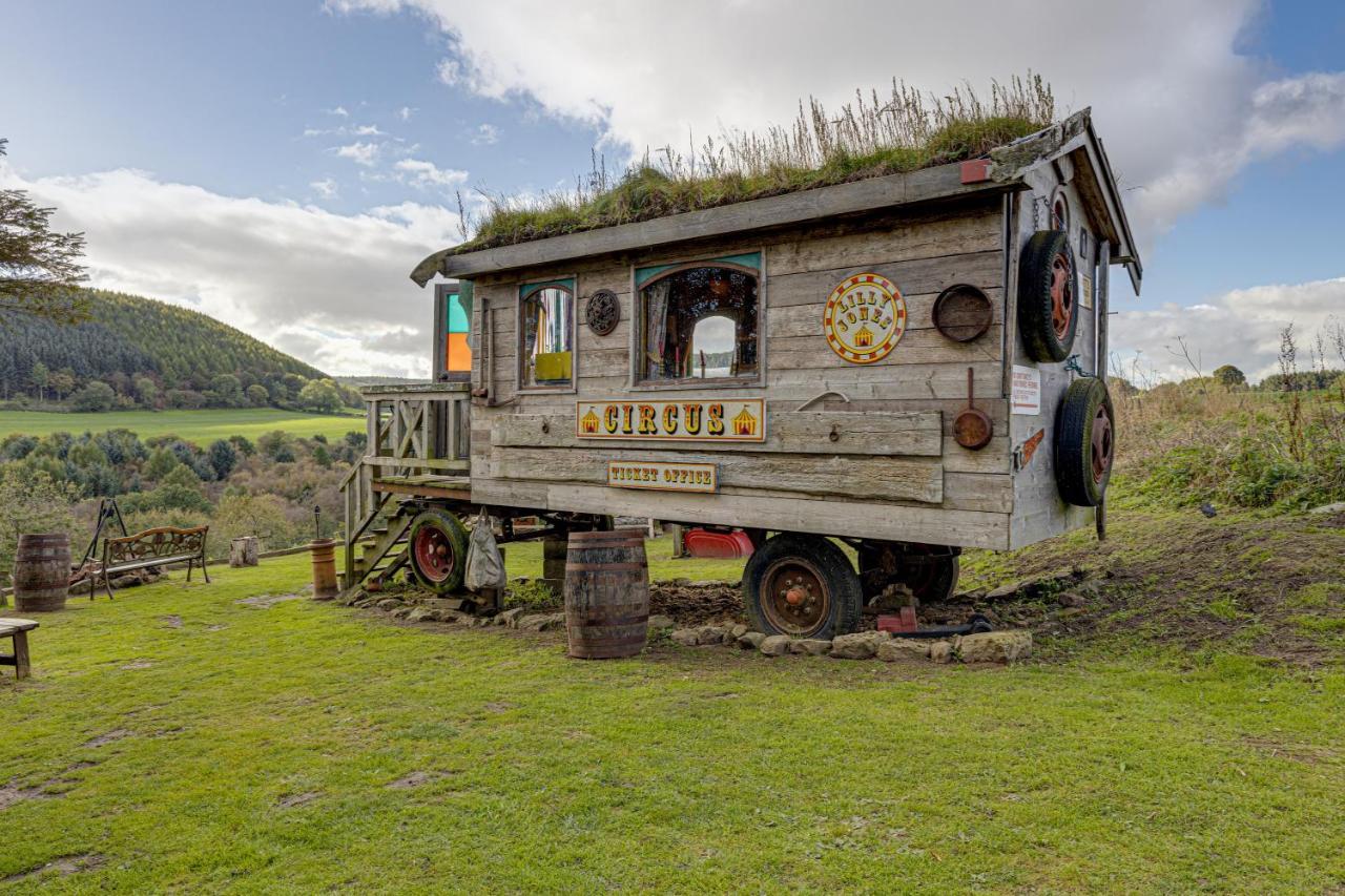 2 X Double Bed Glamping Wagon In Dalby Forest سكرابورو المظهر الخارجي الصورة